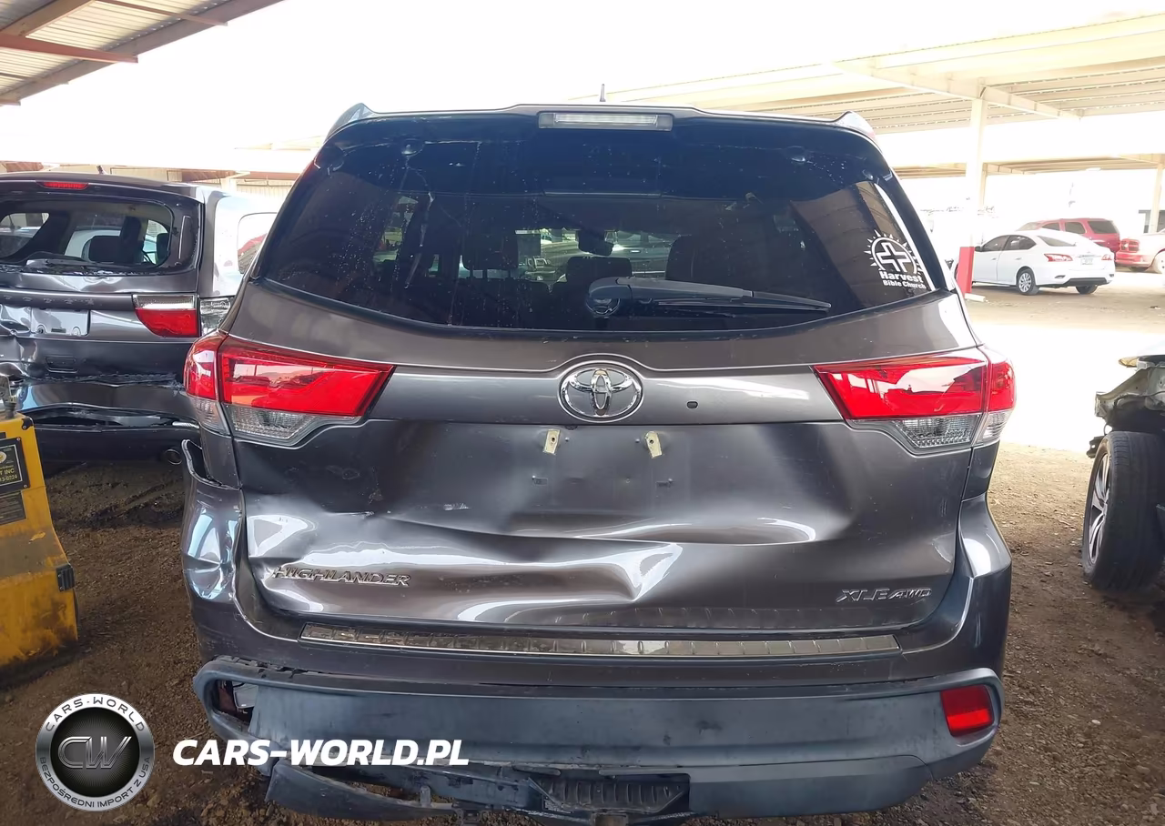 2018 Toyota Highlander Xle VIN:5TDJZRFH9JS530638 - 16
