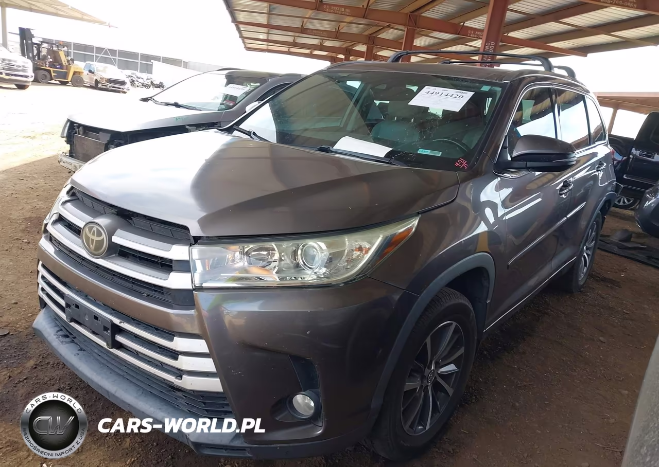 2018 Toyota Highlander Xle VIN:5TDJZRFH9JS530638 - 2