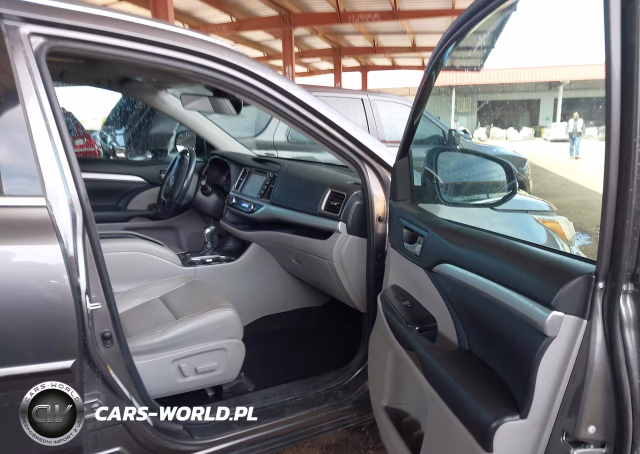 2018 Toyota Highlander Xle VIN:5TDJZRFH9JS530638 - 5