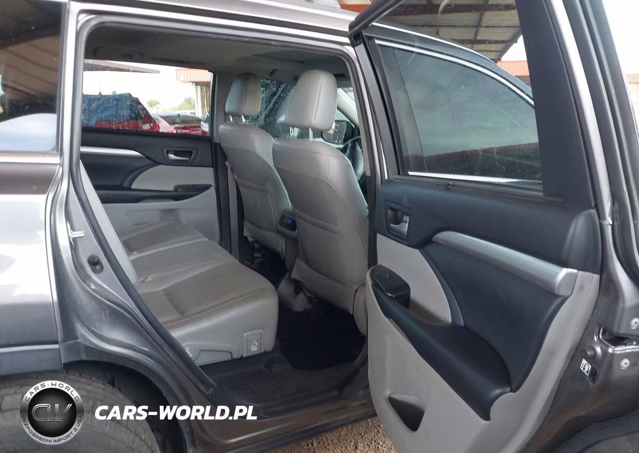 2018 Toyota Highlander Xle VIN:5TDJZRFH9JS530638 - 8
