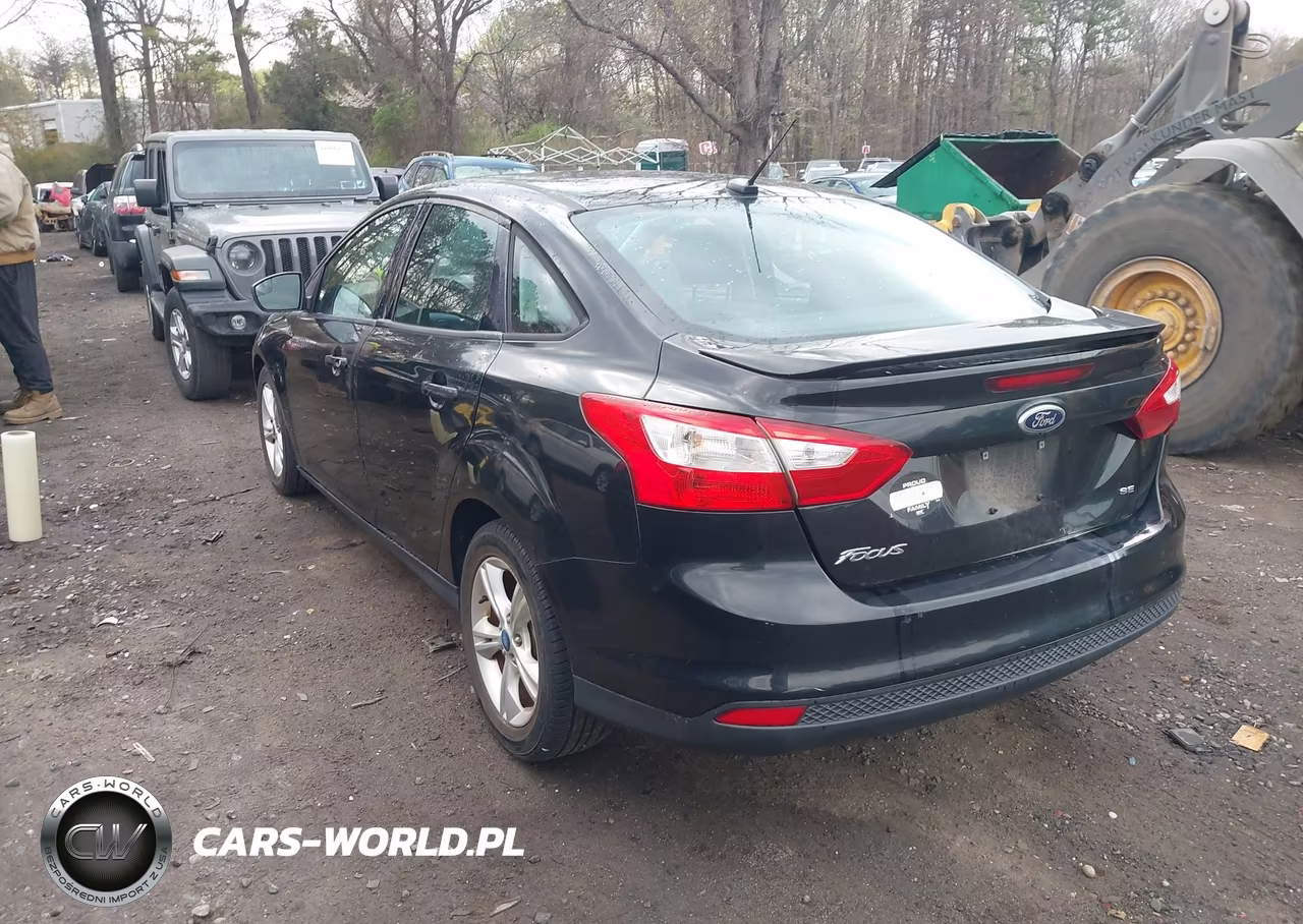 2012 Ford Focus Se VIN:1FAHP3F23CL472176 - 3