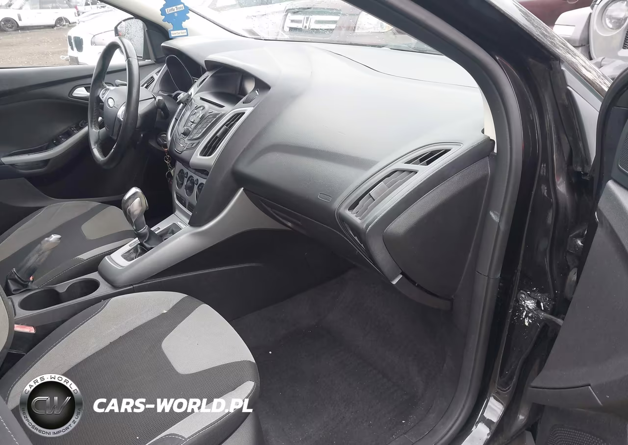 2012 Ford Focus Se VIN:1FAHP3F23CL472176 - 5