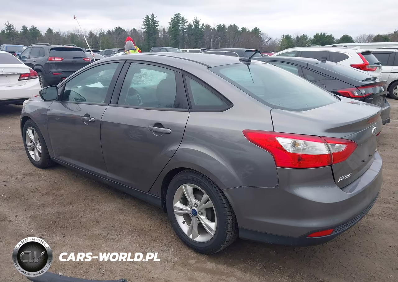 2014 Ford Focus Se VIN:1FADP3F25EL158711 - 3