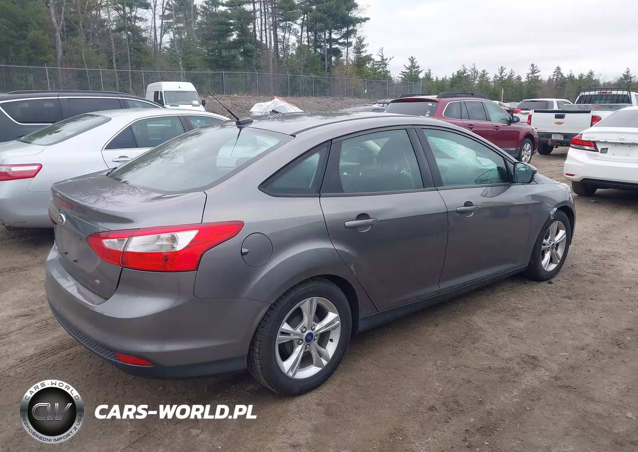 2014 Ford Focus Se VIN:1FADP3F25EL158711 - 4