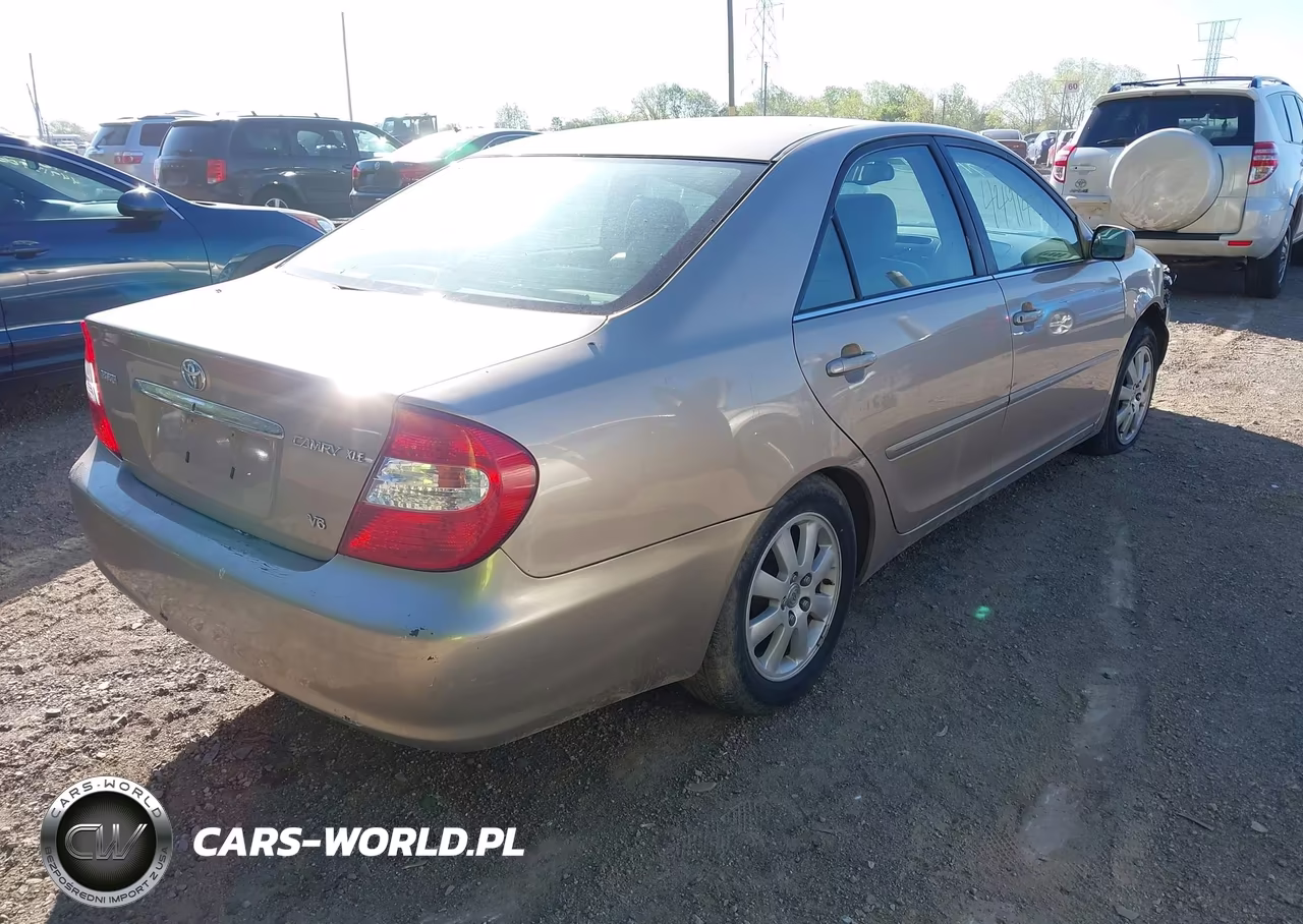 2003 Toyota Camry Xle V6 VIN:4T1BF30K13U038632 - 4