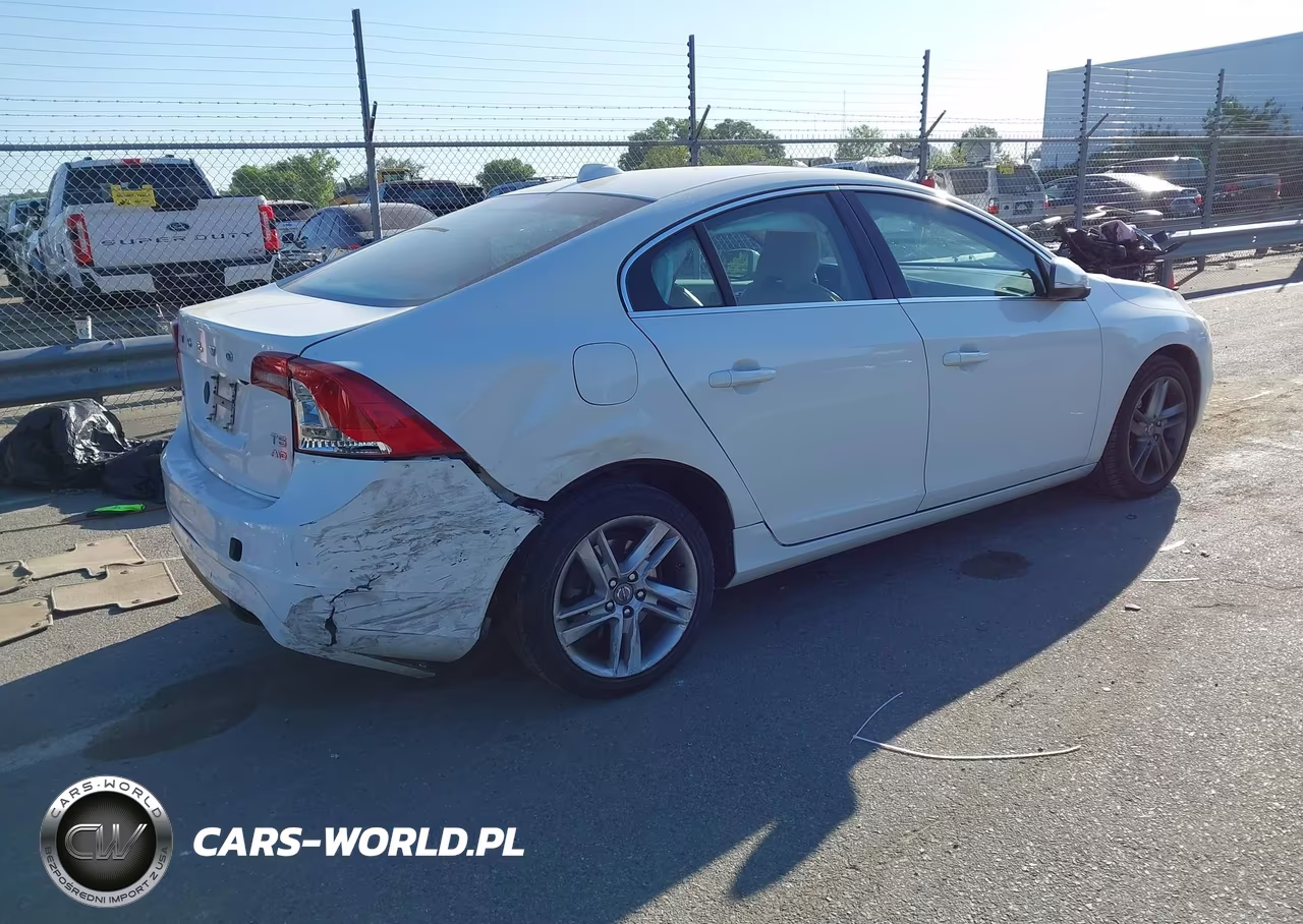 2014 Volvo S60 T5 Platinum VIN:YV1612FH6E2296938 - 4