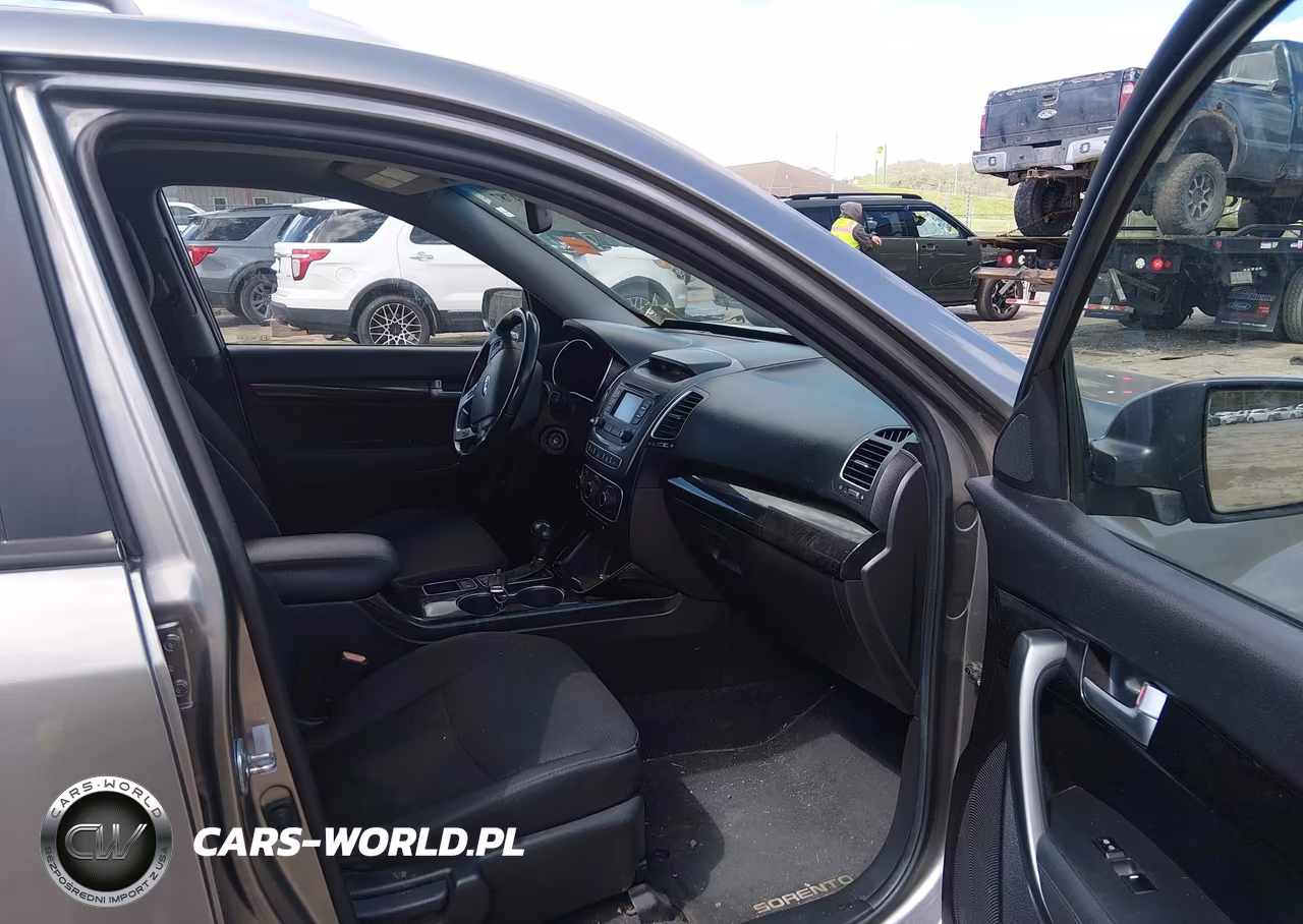 2014 Kia Sorento Lx VIN:5XYKTCA63EG503785 - 5
