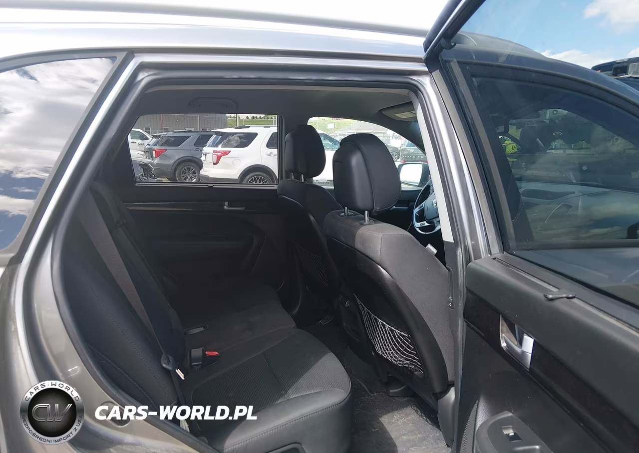 2014 Kia Sorento Lx VIN:5XYKTCA63EG503785 - 8