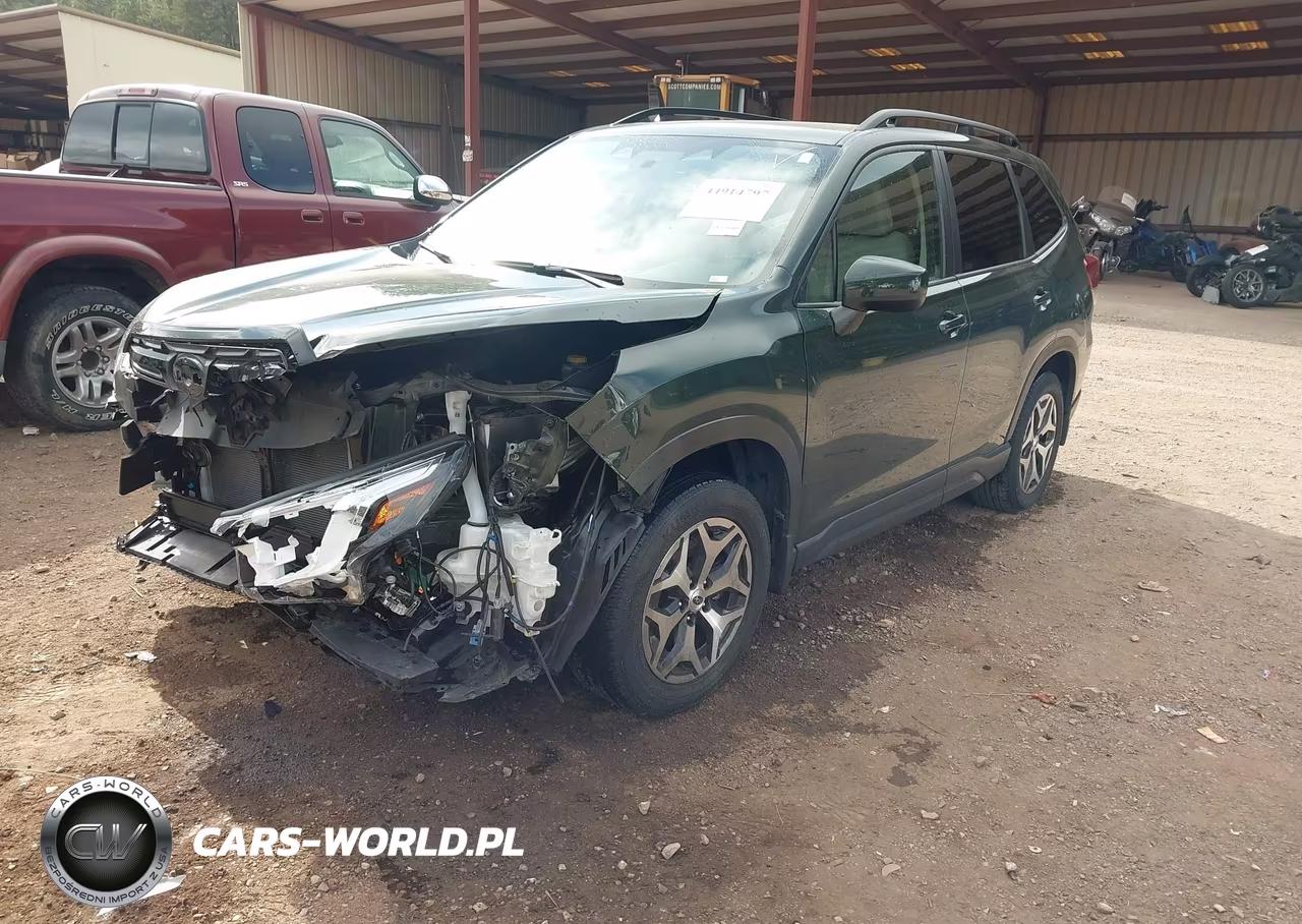 2024 Subaru Forester Premium VIN:JF2SKADC2RH441710 - 2