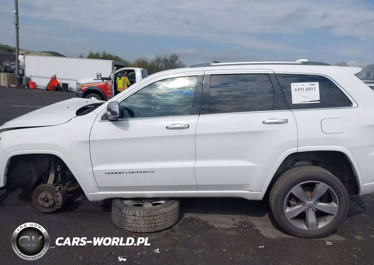 2015 Jeep Grand Cherokee Overland VIN:1C4RJFCG7FC846861 - 14