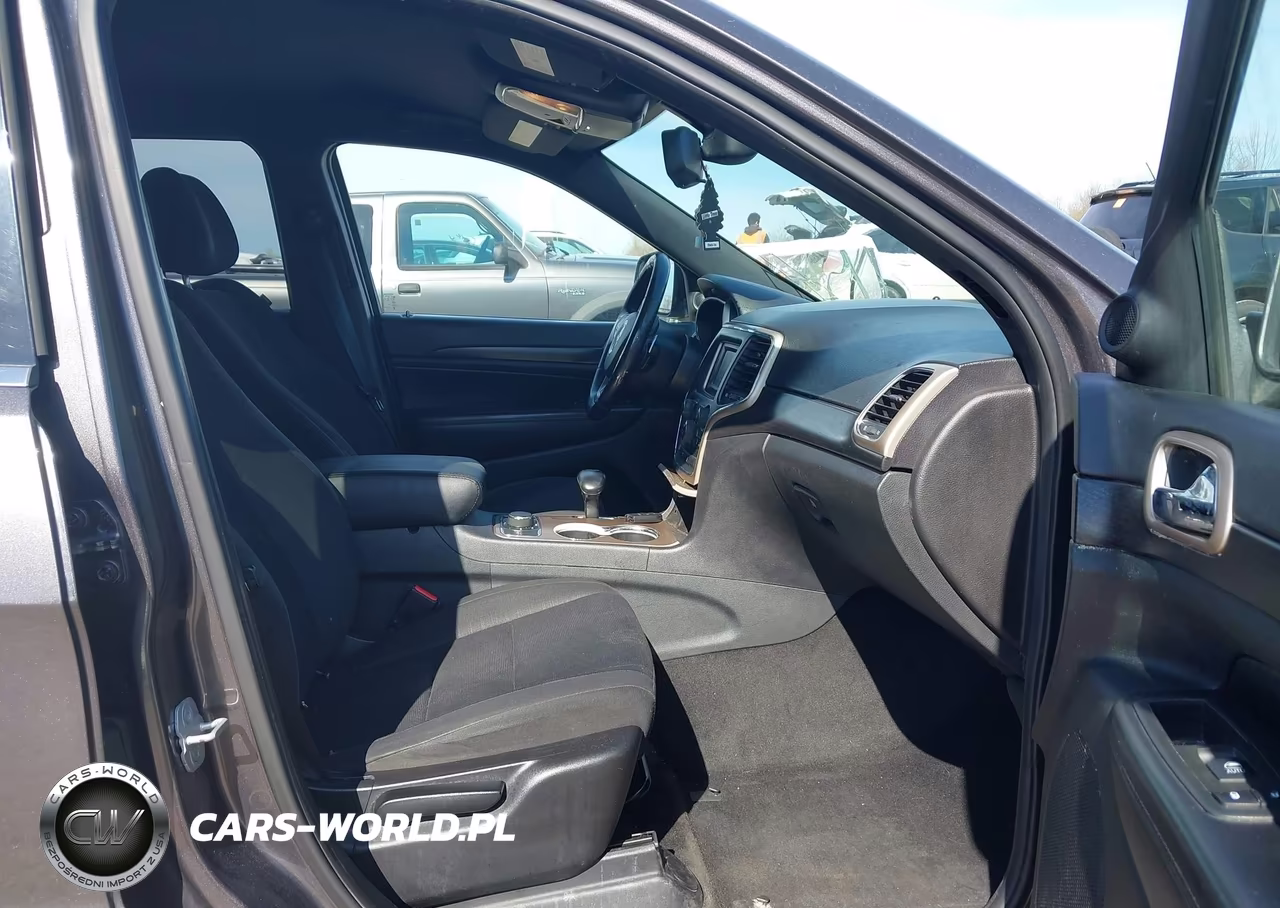 2014 Jeep Grand Cherokee Laredo VIN:1C4RJFAG0EC209862 - 5
