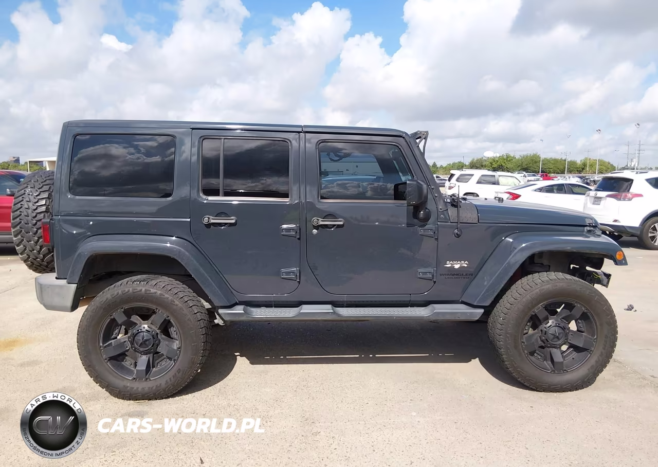 2016 Jeep Wrangler Unlimited Sahara VIN:1C4BJWEG0GL226417 - 14