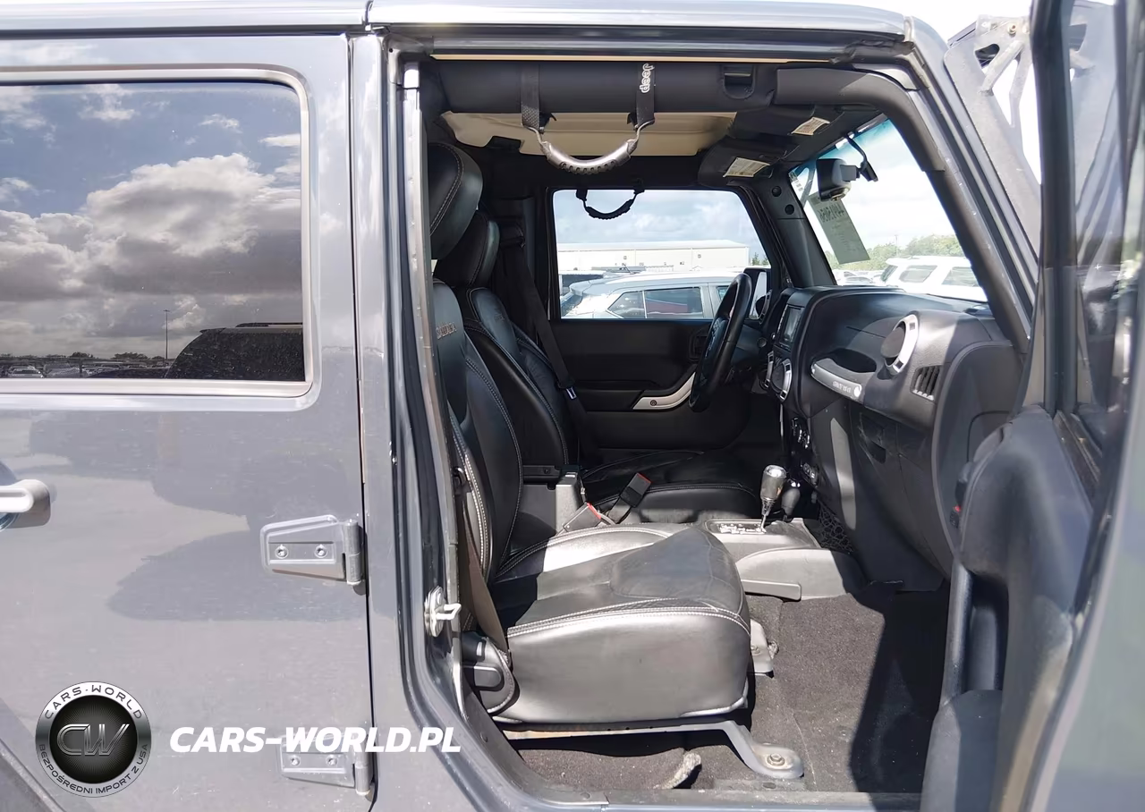 2016 Jeep Wrangler Unlimited Sahara VIN:1C4BJWEG0GL226417 - 5