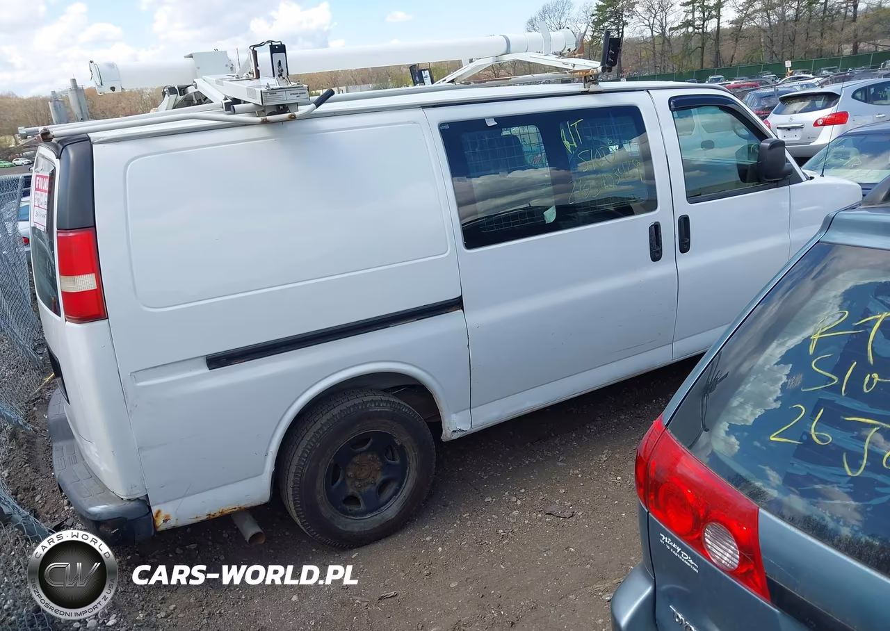 2007 Chevrolet Express Work Van VIN:1GCFG15X571217050 - 4