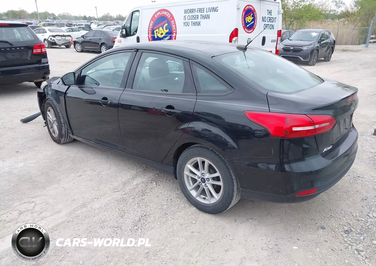 2017 Ford Focus Se VIN:1FADP3F22HL298445 - 3