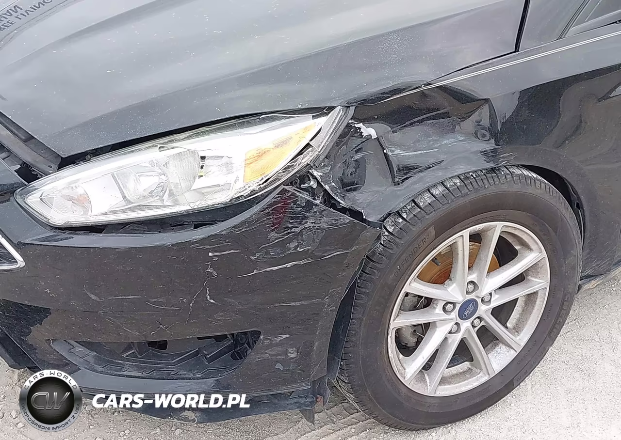 2017 Ford Focus Se VIN:1FADP3F22HL298445 - 6