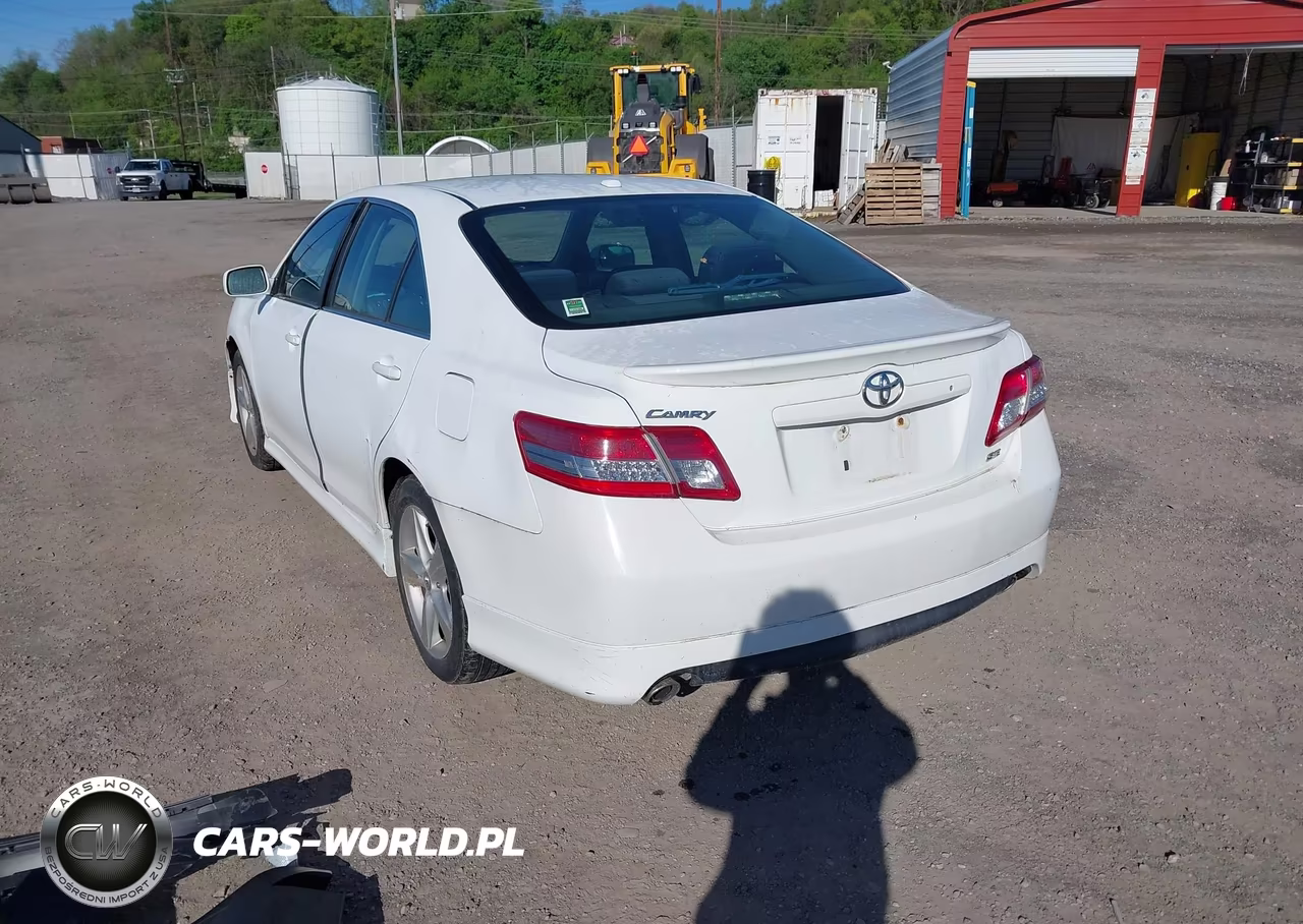 2010 Toyota Camry Se VIN:4T1BF3EK7AU571249 - 3