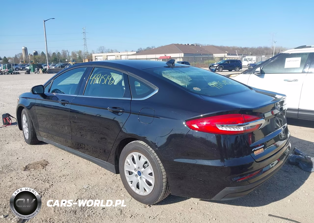 2020 Ford Fusion S VIN:3FA6P0G78LR256020 - 3