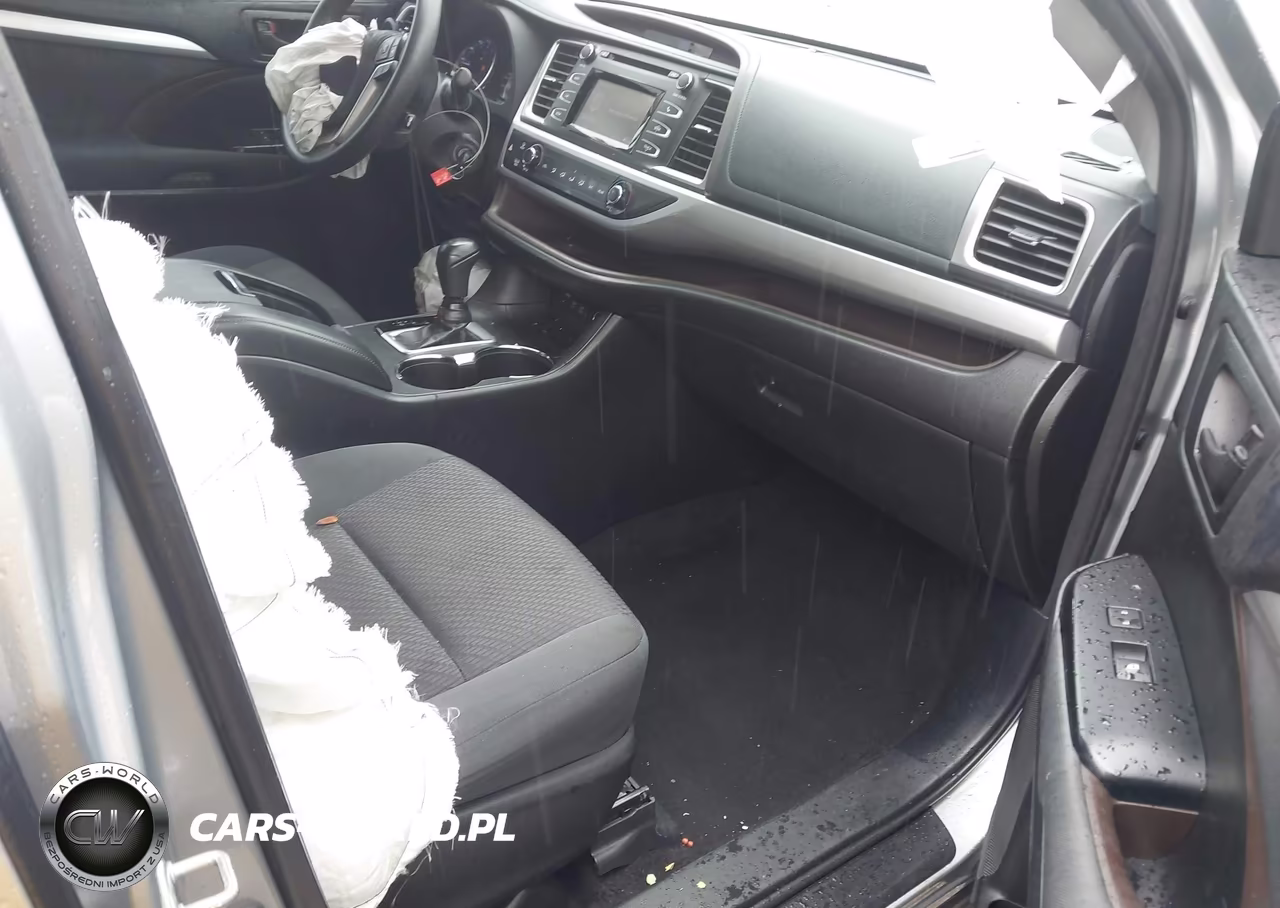 2018 Toyota Highlander Le VIN:5TDZARFH1JS039667 - 5