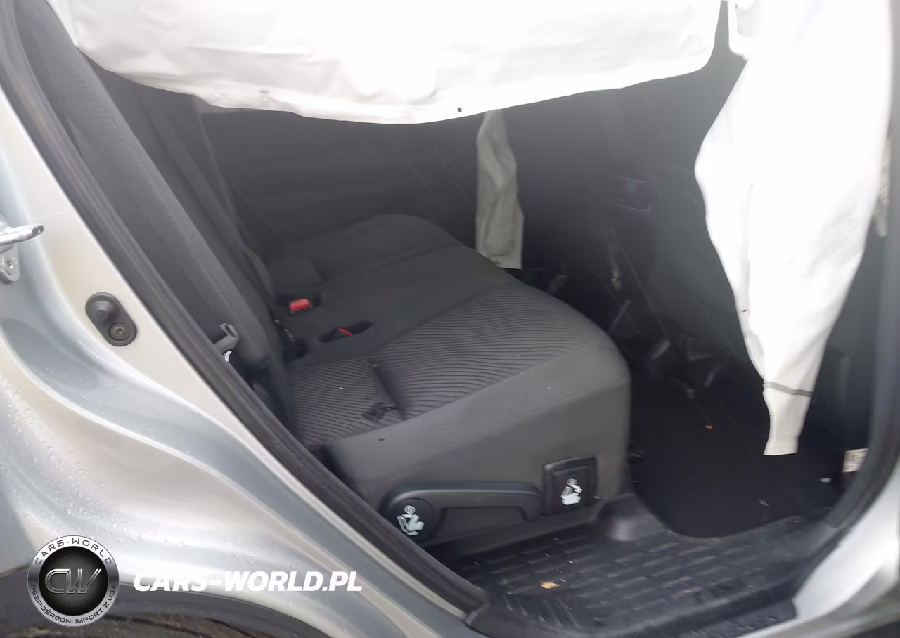 2018 Toyota Highlander Le VIN:5TDZARFH1JS039667 - 8
