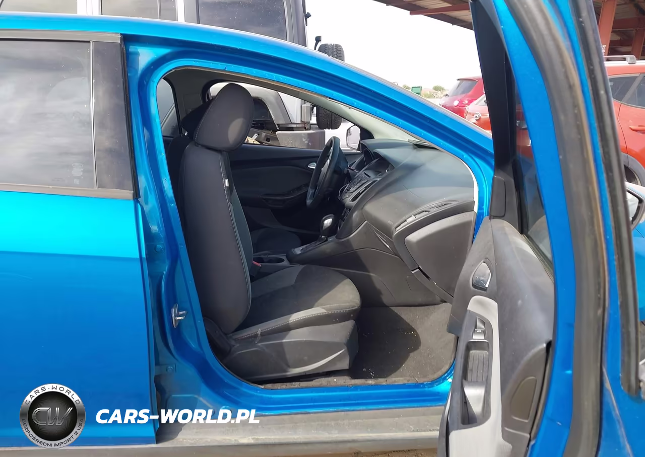 2014 Ford Focus Se VIN:1FADP3F23EL350323 - 5