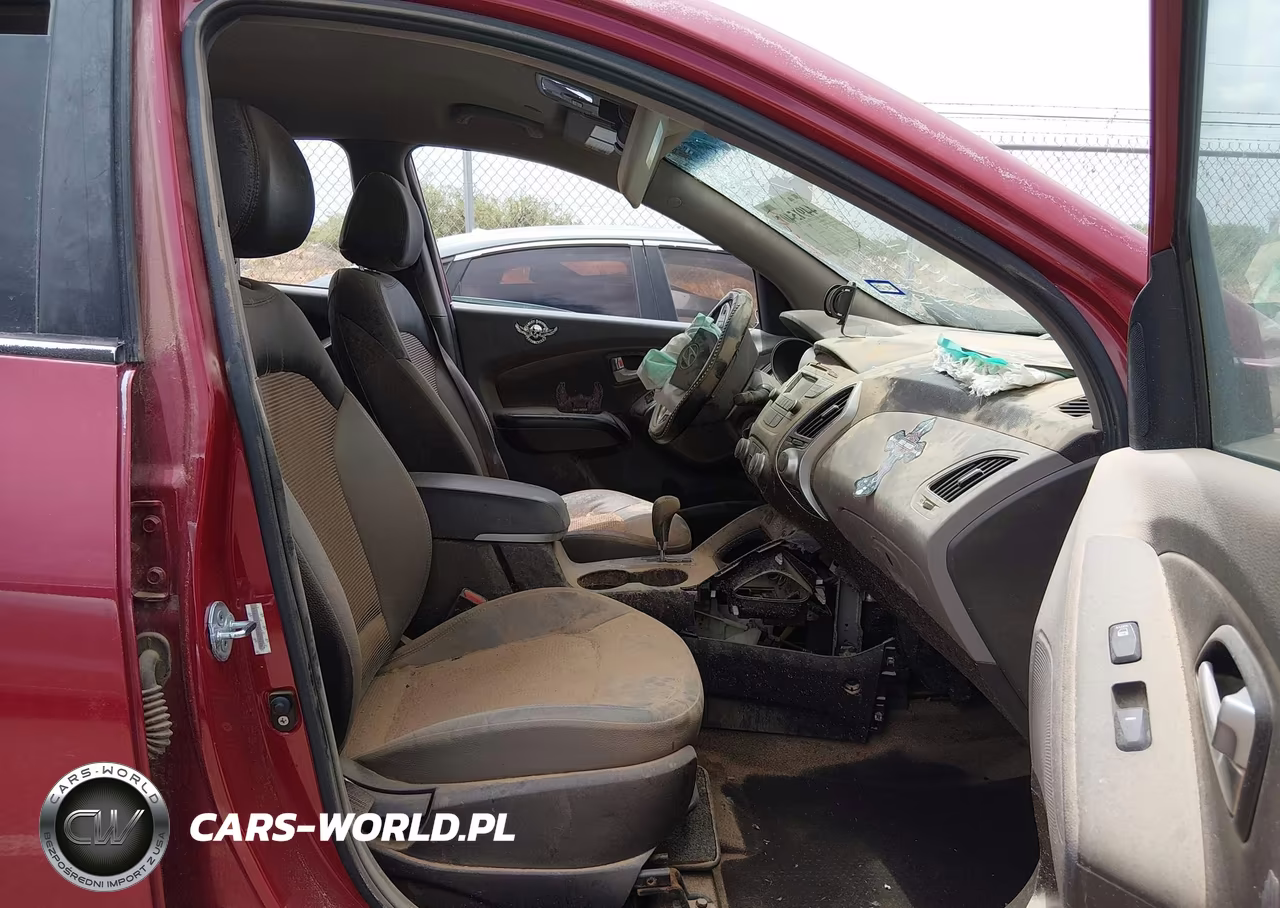 2012 Hyundai Tucson Gls VIN:KM8JUCAC1CU473448 - 5