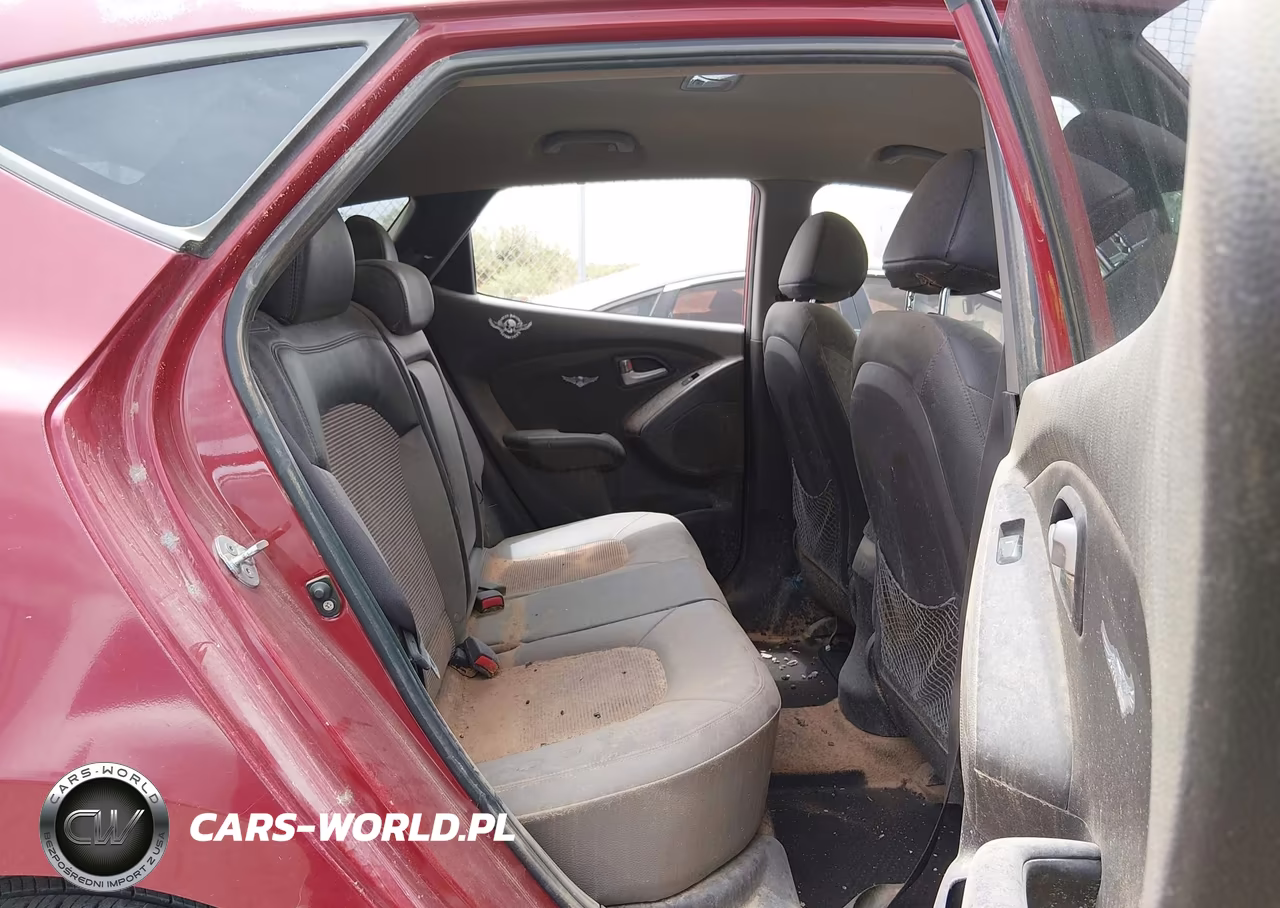 2012 Hyundai Tucson Gls VIN:KM8JUCAC1CU473448 - 8