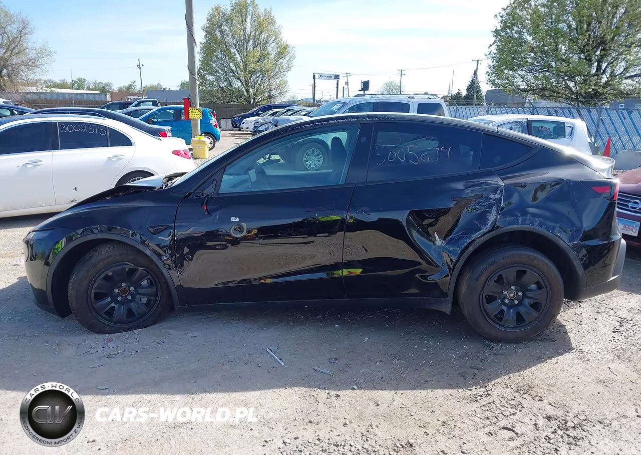 2026 Tesla Model Y Premium Rear-Wheel Drive-Standard Rear-Wheel Drive VIN:7SAYGDED0TA597772 - 13