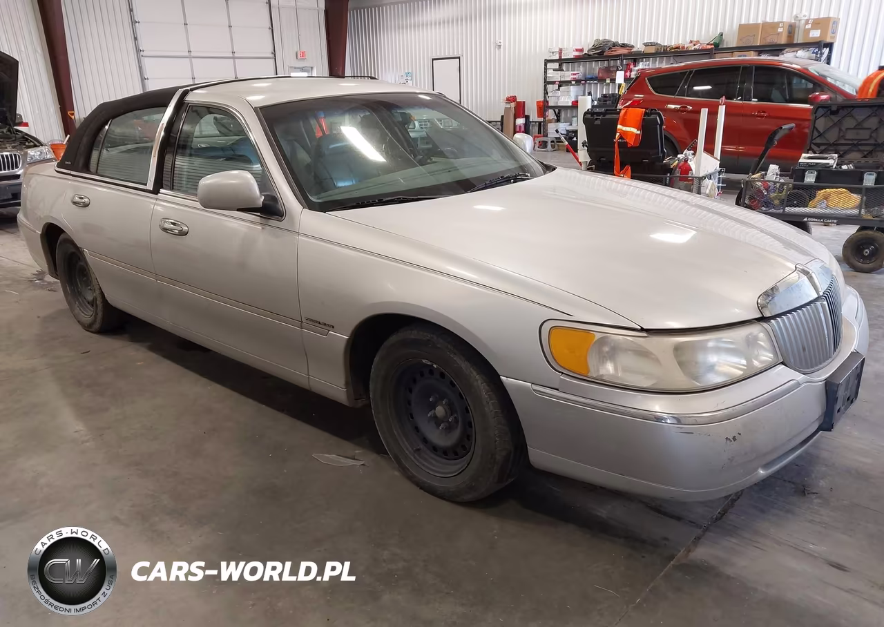 2000 Lincoln Town Car Signature