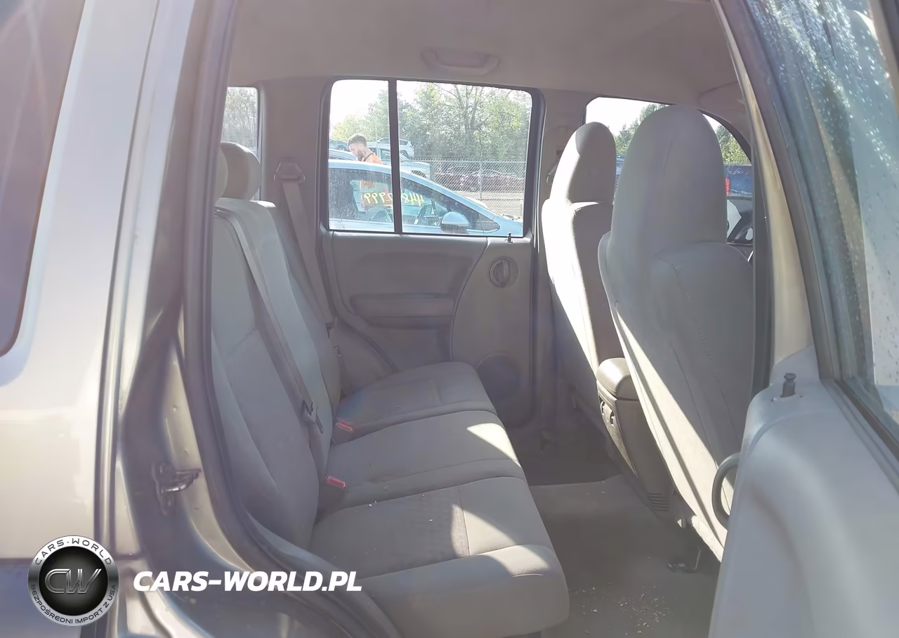 2006 Jeep Liberty Sport VIN:1J4GL48K96W124349 - 8
