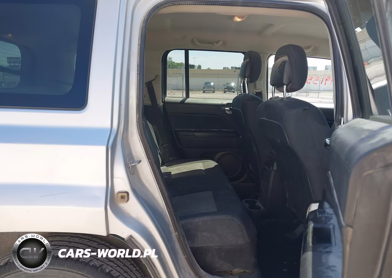 2010 Jeep Patriot Sport VIN:1J4NT2GB7AD507689 - 8