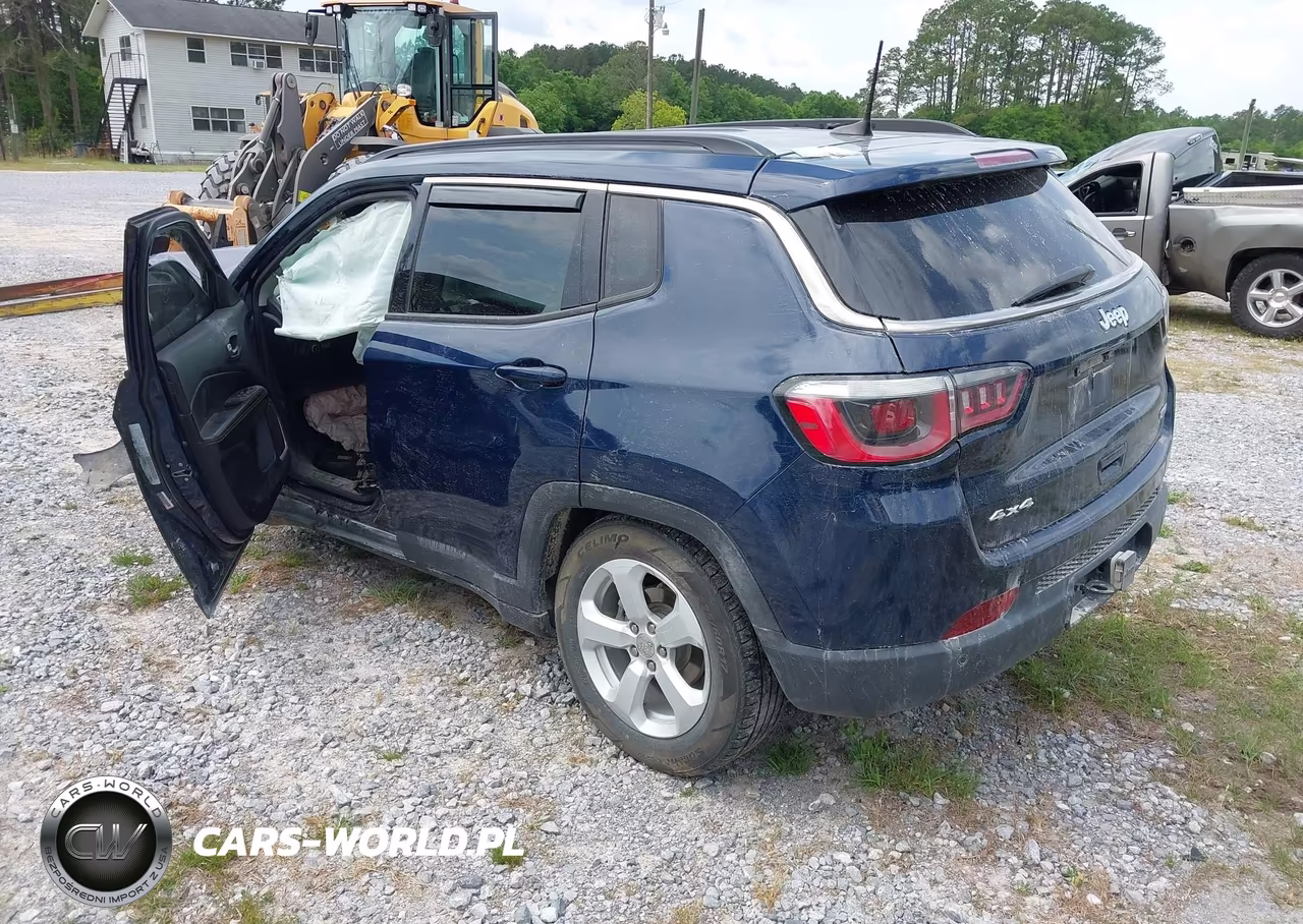 2017 Jeep New Compass Latitude 4X4 VIN:3C4NJDBB4HT628263 - 3