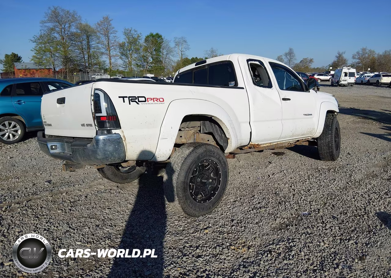 2010 Toyota Tacoma Base V6 VIN:5TEUU4EN5AZ688273 - 4
