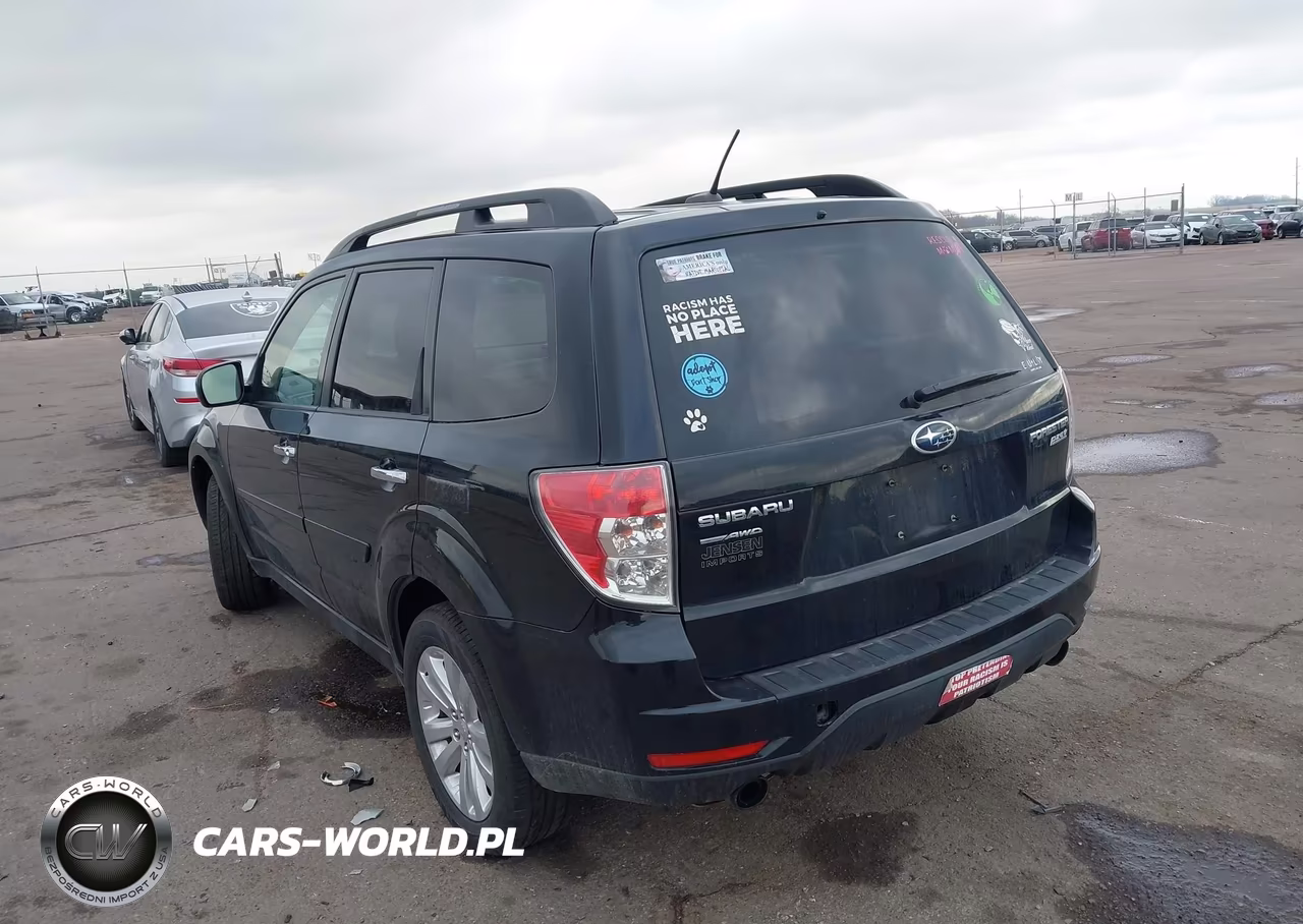 2013 Subaru Forester 2.5X Premium VIN:JF2SHADC4DH417898 - 3