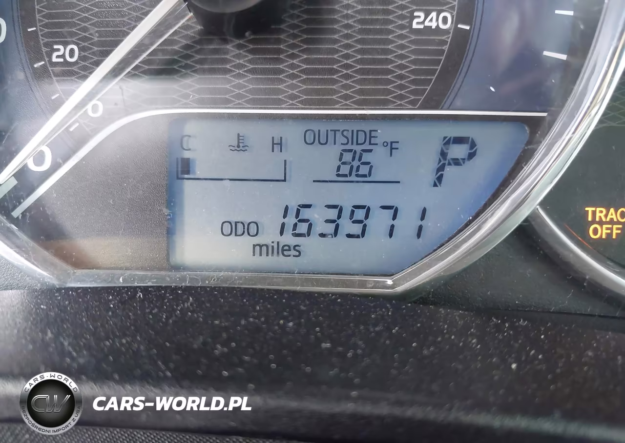 2016 Toyota Corolla Le VIN:5YFBURHE7GP429489 - 13
