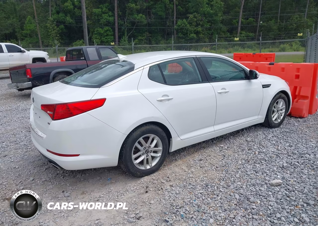 2011 Kia Optima Lx VIN:KNAGM4A70B5133740 - 4