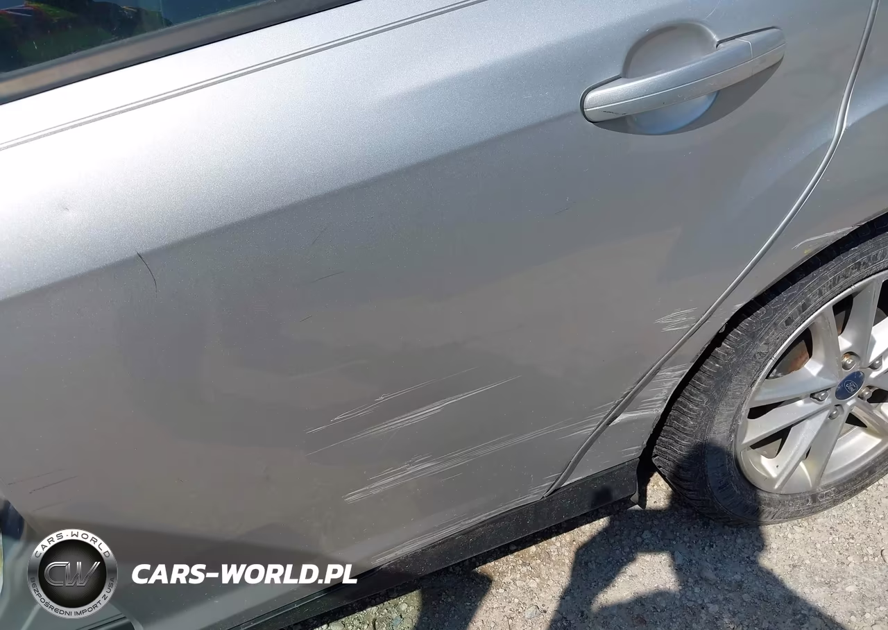 2016 Ford Focus Se VIN:1FADP3F21GL397658 - 12