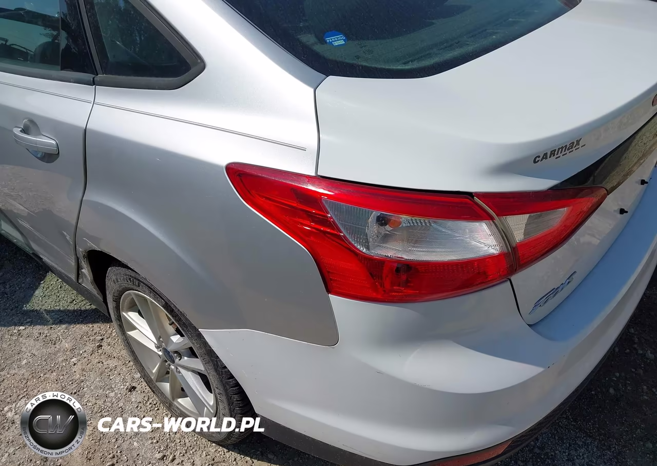 2016 Ford Focus Se VIN:1FADP3F21GL397658 - 6