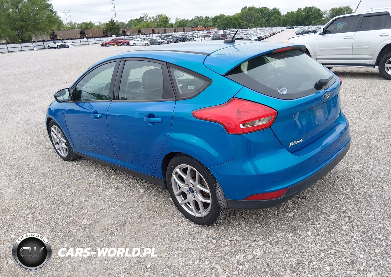 2015 Ford Focus Se VIN:1FADP3K22FL331155 - 3