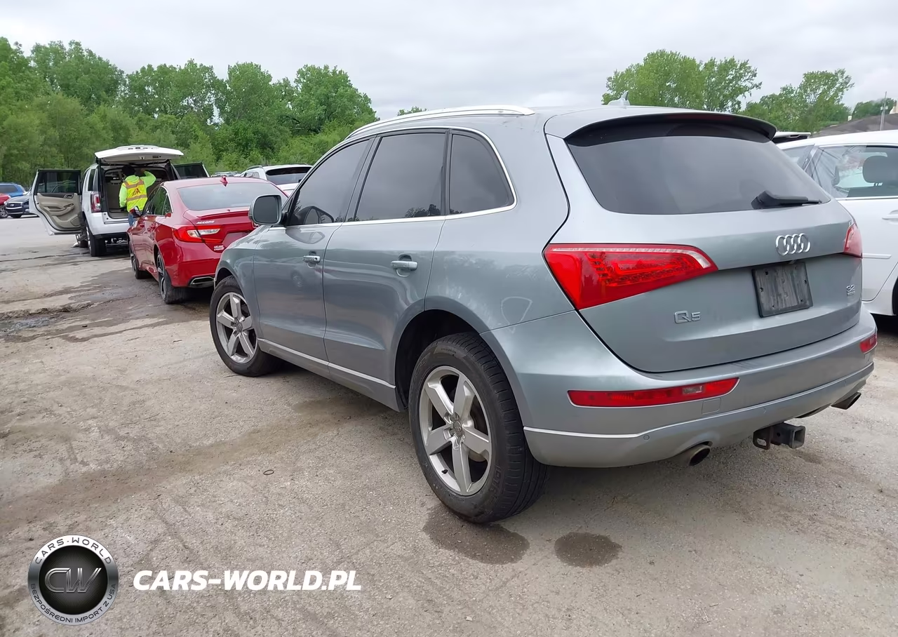 2010 Audi Q5 Premium Plus VIN:WA1LKBFP2AA082648 - 3