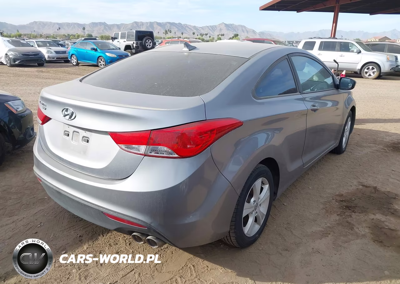2013 Hyundai Elantra Gs VIN:KMHDH6AE5DU015501 - 4