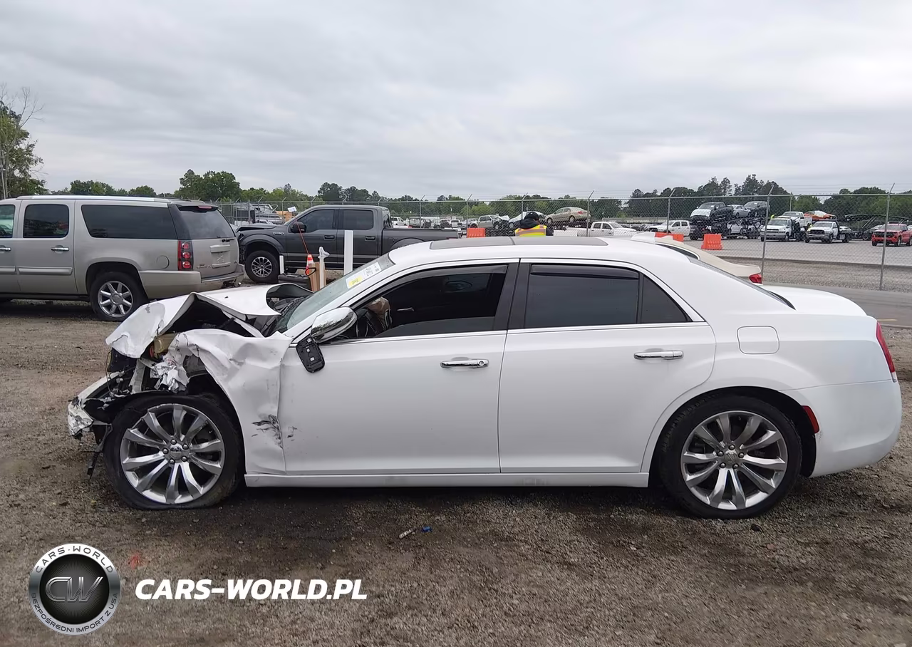 2017 Chrysler 300C VIN:2C3CCAEG0HH590891 - 13