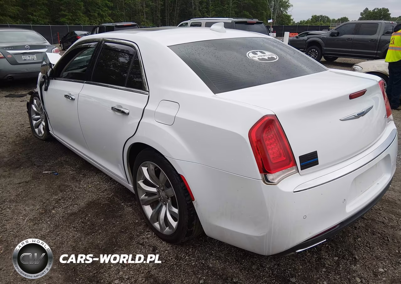 2017 Chrysler 300C VIN:2C3CCAEG0HH590891 - 3