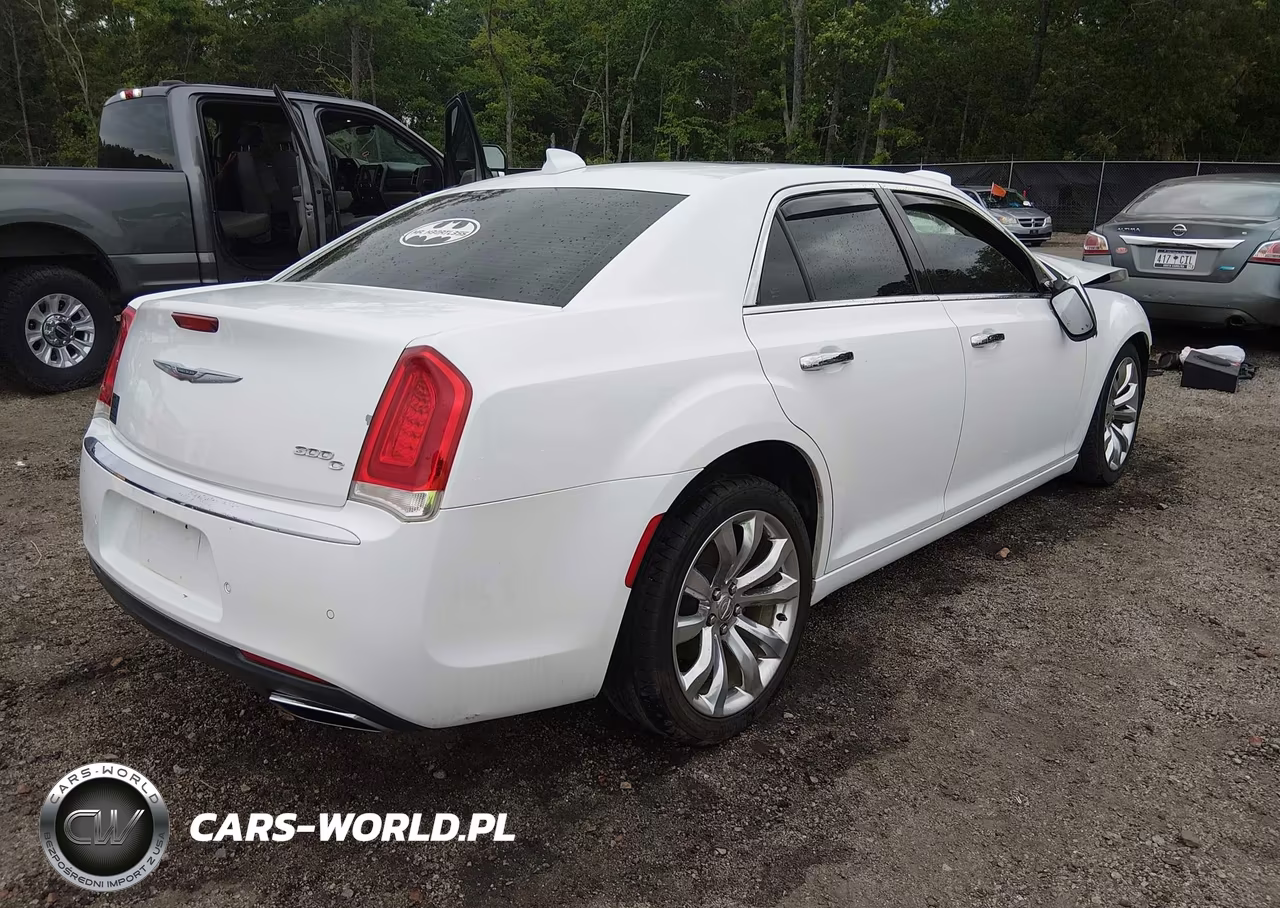 2017 Chrysler 300C VIN:2C3CCAEG0HH590891 - 4