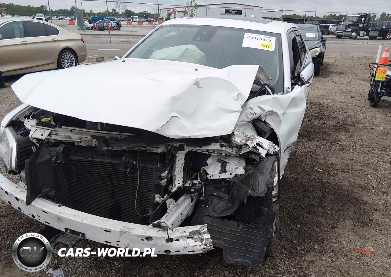 2017 Chrysler 300C VIN:2C3CCAEG0HH590891 - 6
