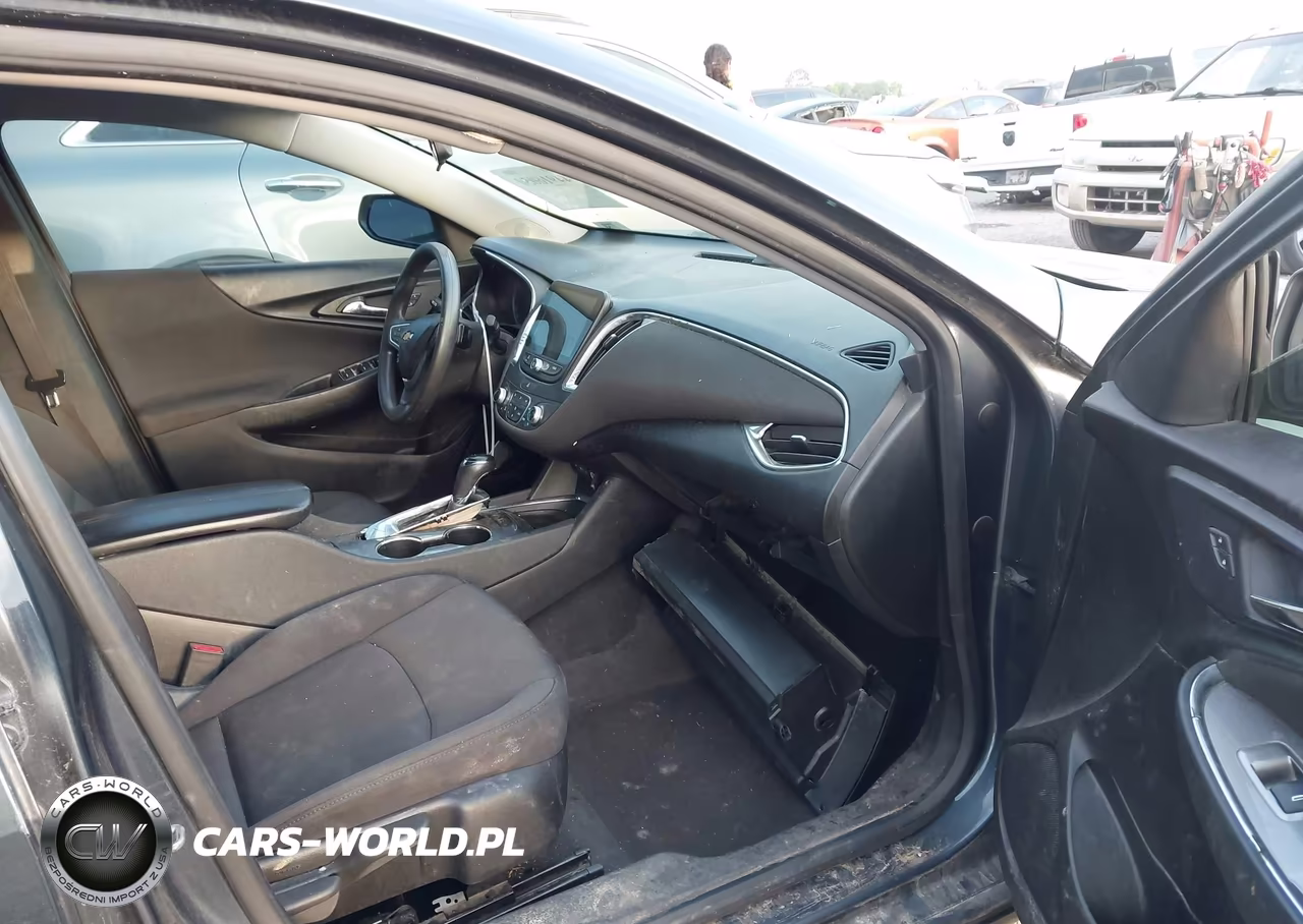 2019 Chevrolet Malibu Lt VIN:1G1ZD5ST1KF217131 - 5