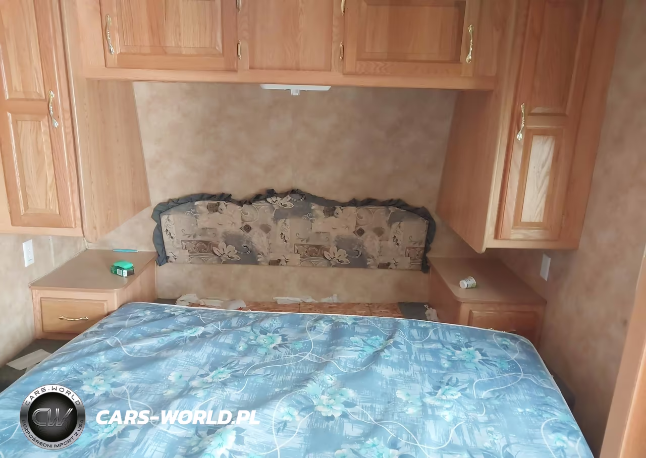 2004 Keystone R35 Foot Trailer VIN:4YDT35F274E310999 - 5
