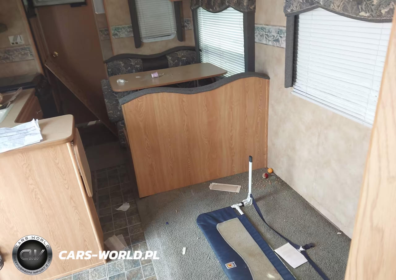 2004 Keystone R35 Foot Trailer VIN:4YDT35F274E310999 - 7