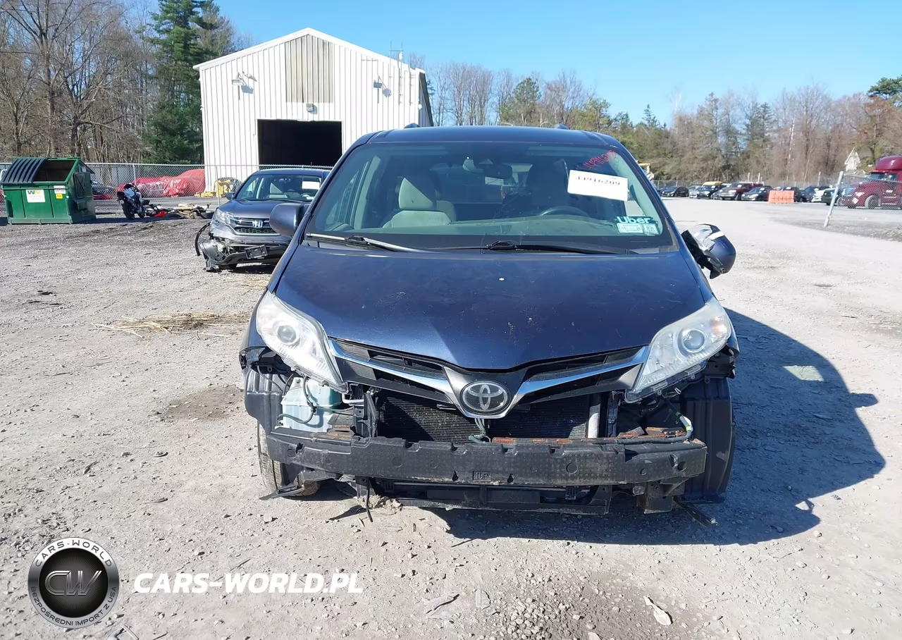 2018 Toyota Sienna Le 8 Passenger VIN:5TDKZ3DC1JS960012 - 6