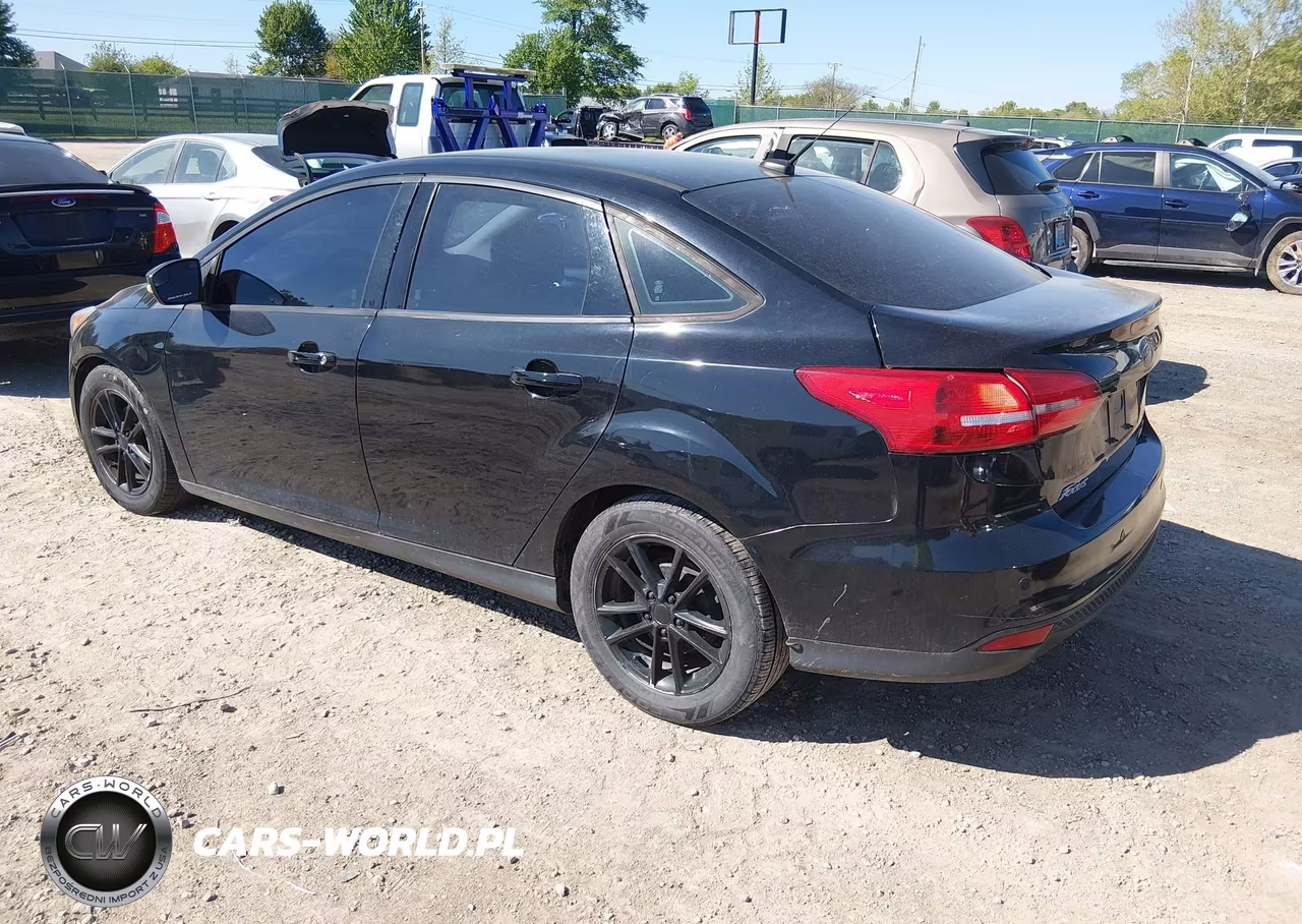 2016 Ford Focus Se VIN:1FADP3F22GL201923 - 3